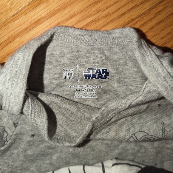 Original Star Wars Onesies - 3 to 6 months - Picture 2 of 2